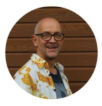 Dr Simon Brebner