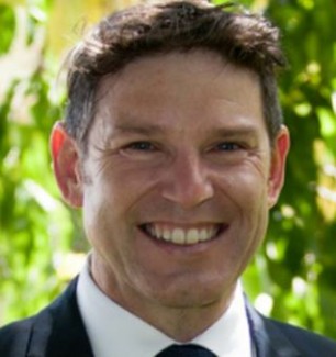 Dr Brett Lyons