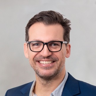 Dr Adam Castricum