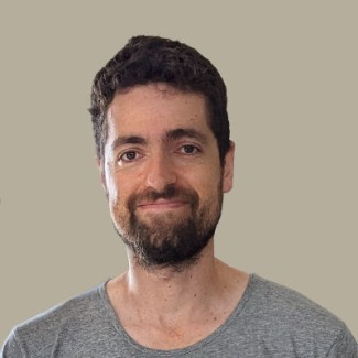 Dr Naveed Howey